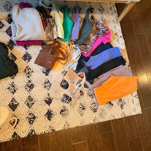 Lululemon closet clear-Look at details for pricing